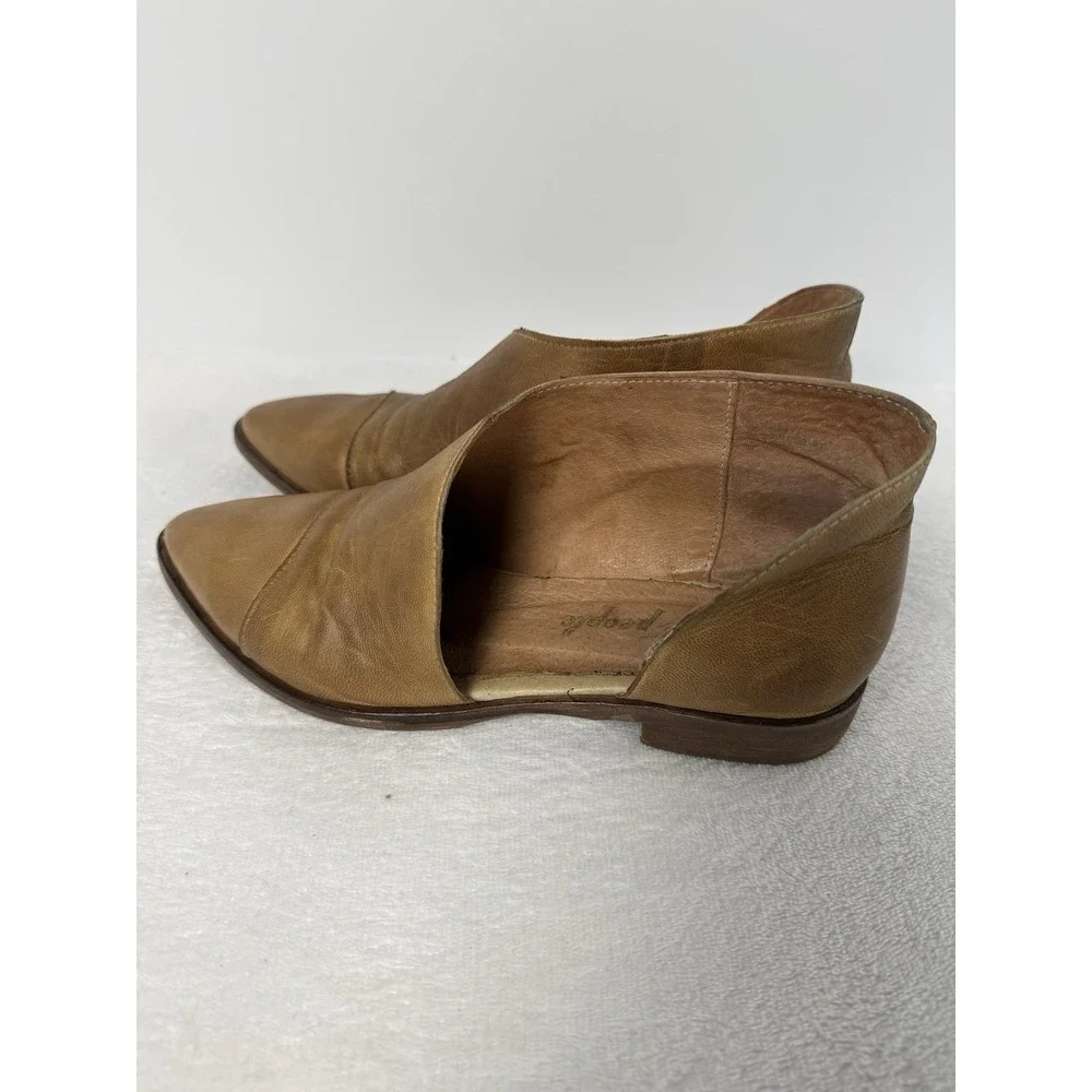 Free People Brown Leather Pointed Toe Mule Slip On Flats Women sz 37. (US 6.5)